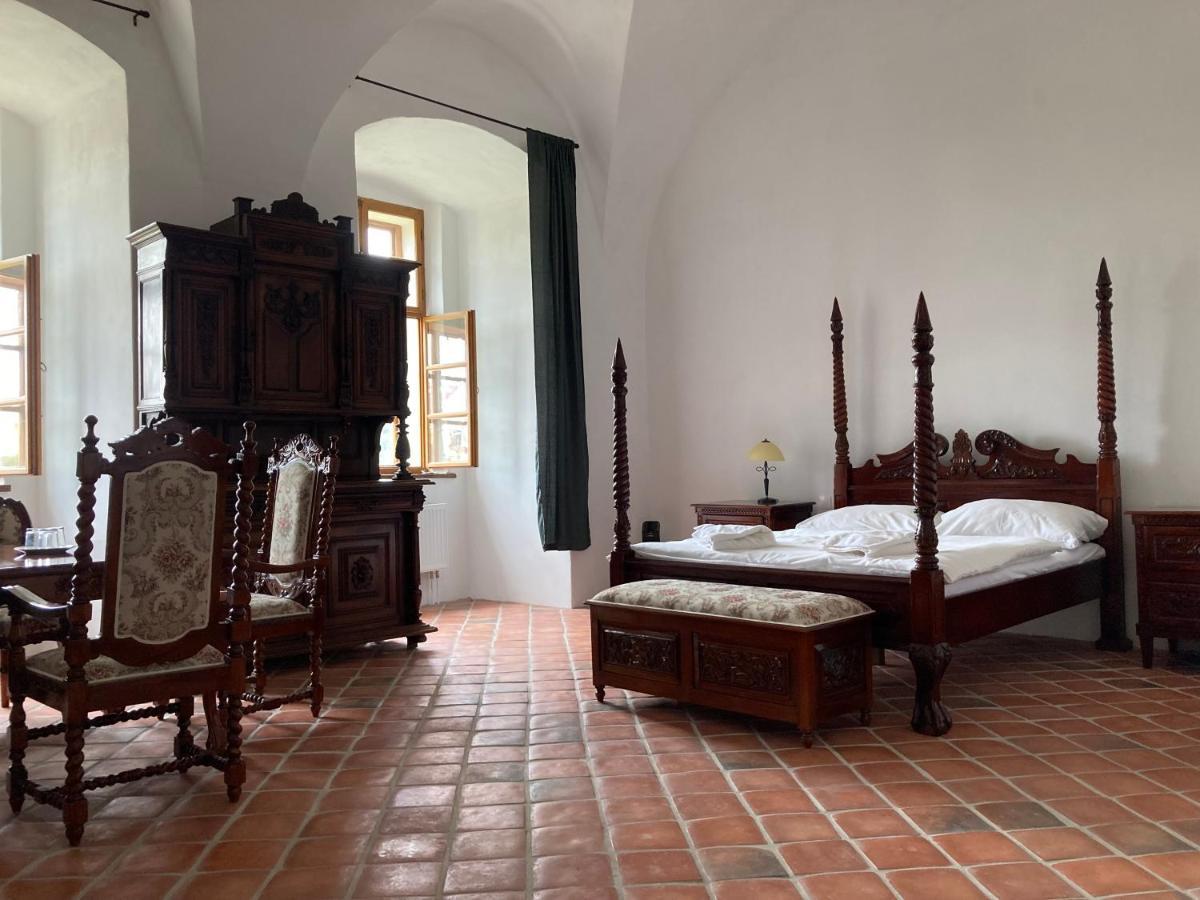 Zamek Kolstejn - Hotel Chateau Goldenstein Branna Bagian luar foto