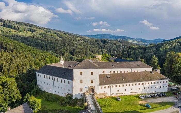 Zamek Kolstejn - Hotel Chateau Goldenstein Branna Bagian luar foto