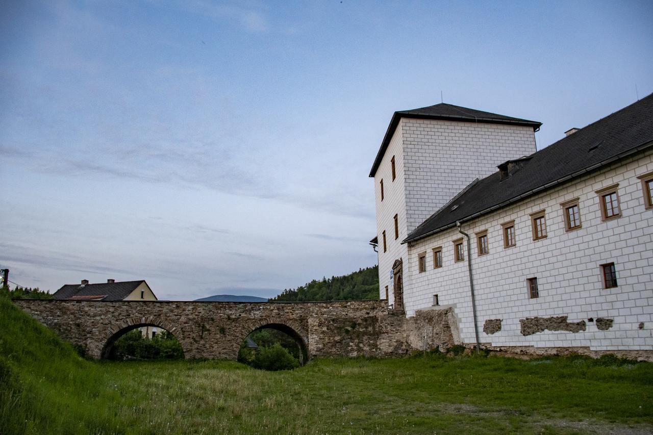 Zamek Kolstejn - Hotel Chateau Goldenstein Branna Bagian luar foto