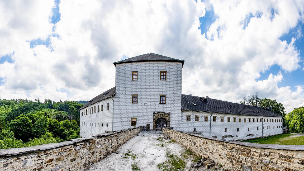 Zamek Kolstejn - Hotel Chateau Goldenstein Branna Bagian luar foto